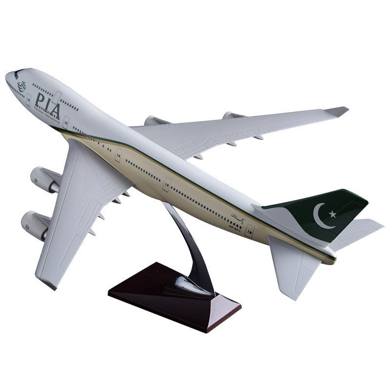 Boeing 747 PIA